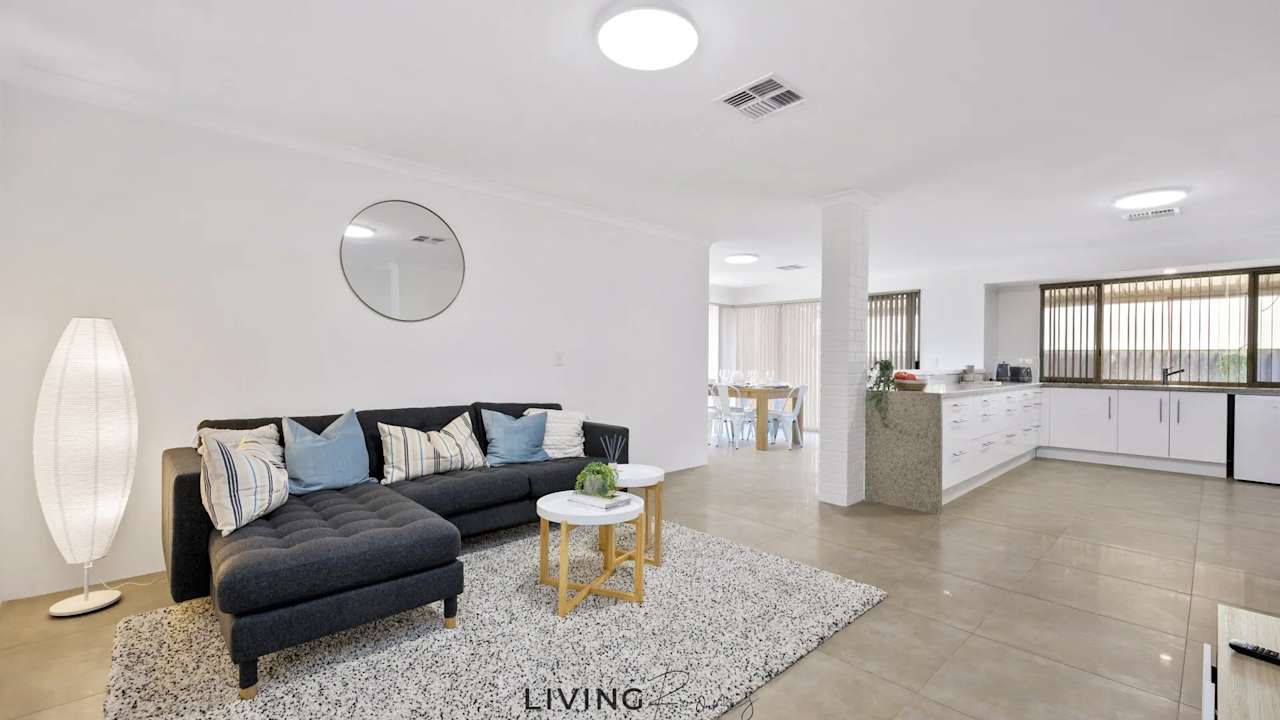 Furnished room in a share house