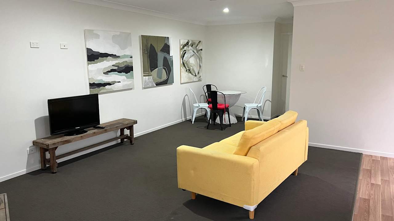 Whole property with 2 rooms for rent