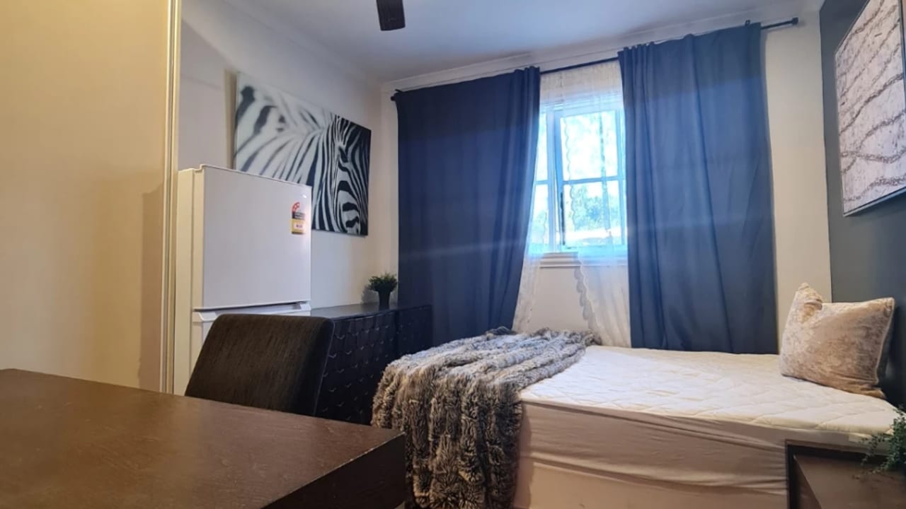 Furnished room in a share house