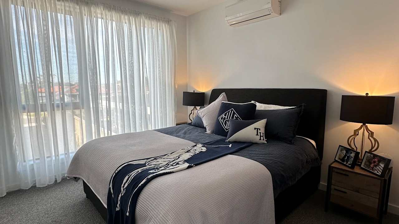 Unfurnished room with own bathroom