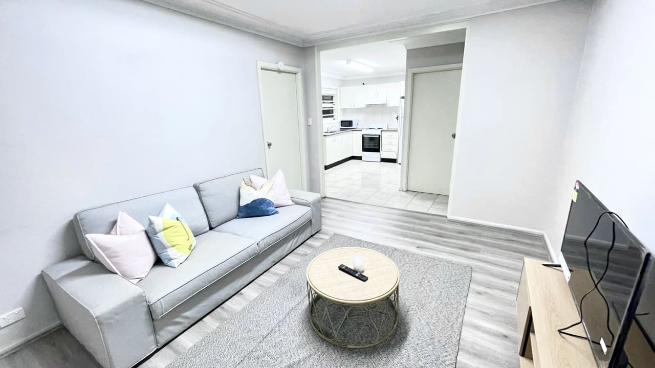 Whole property with 2 rooms for rent