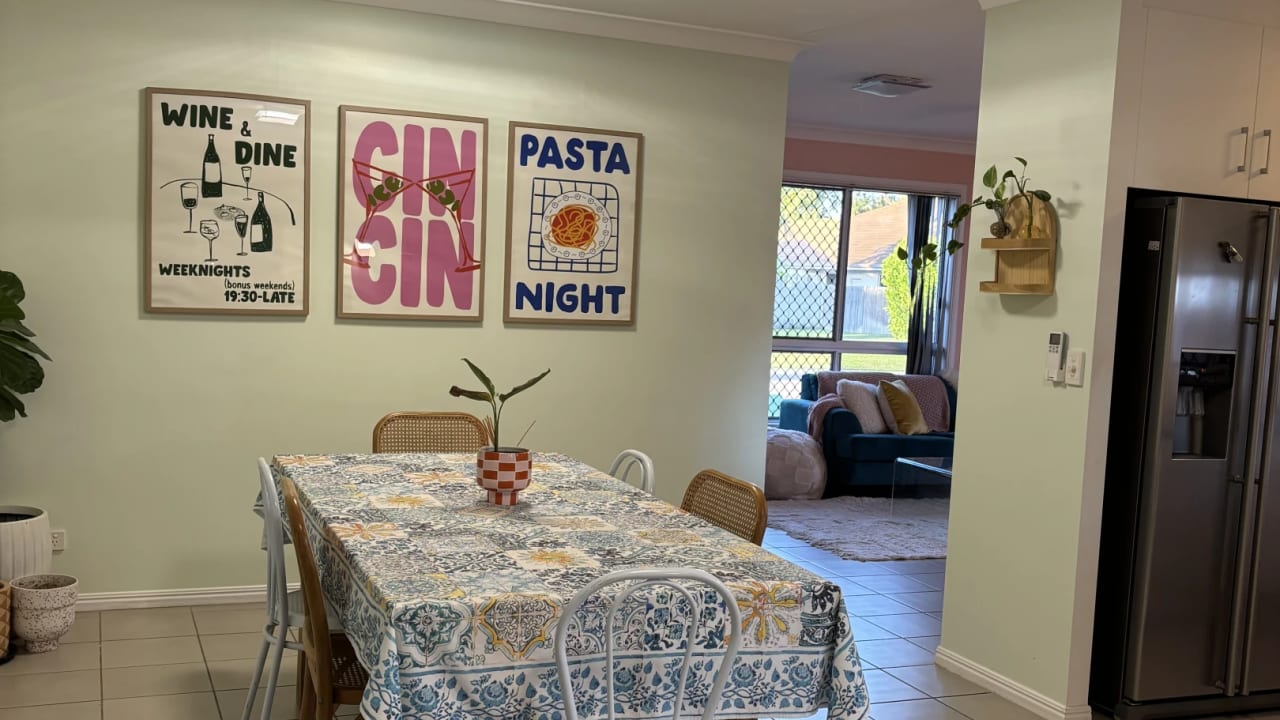 Room in a share house