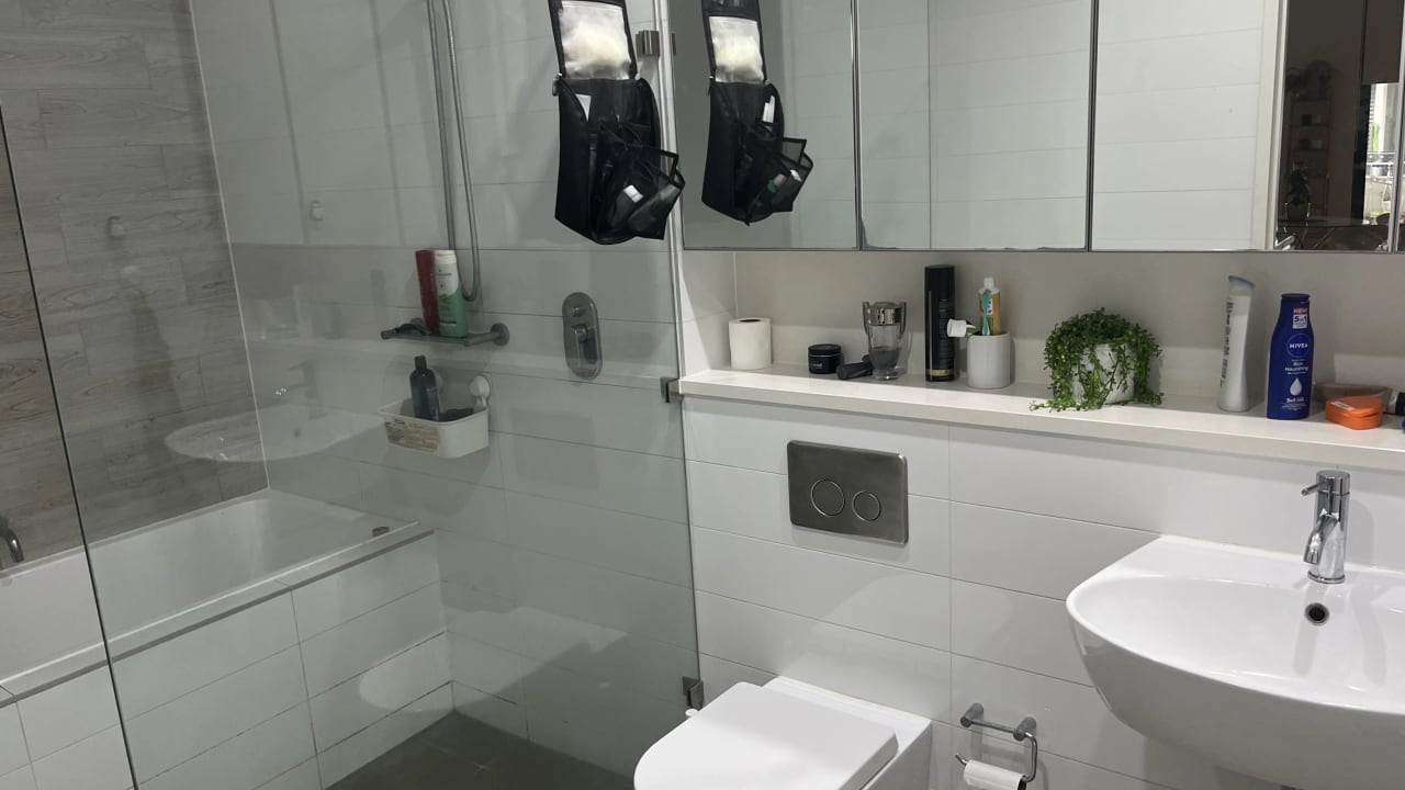 Furnished room in a flatshare