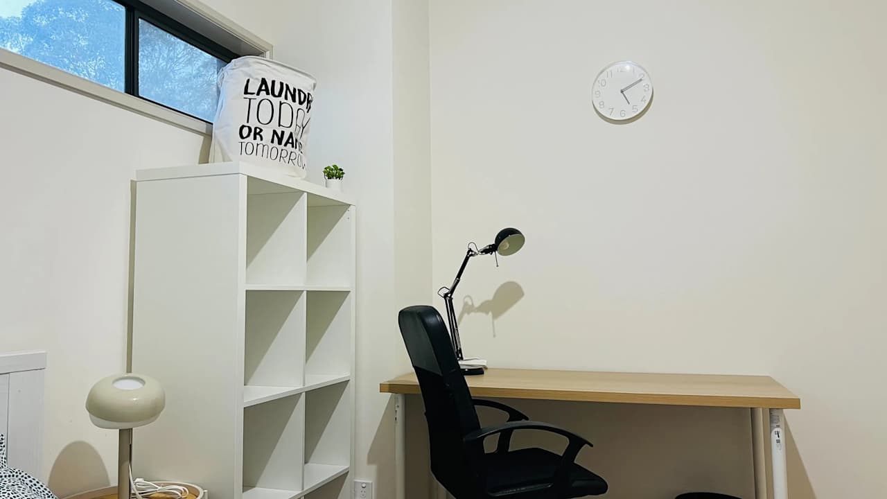 Furnished room in a share house