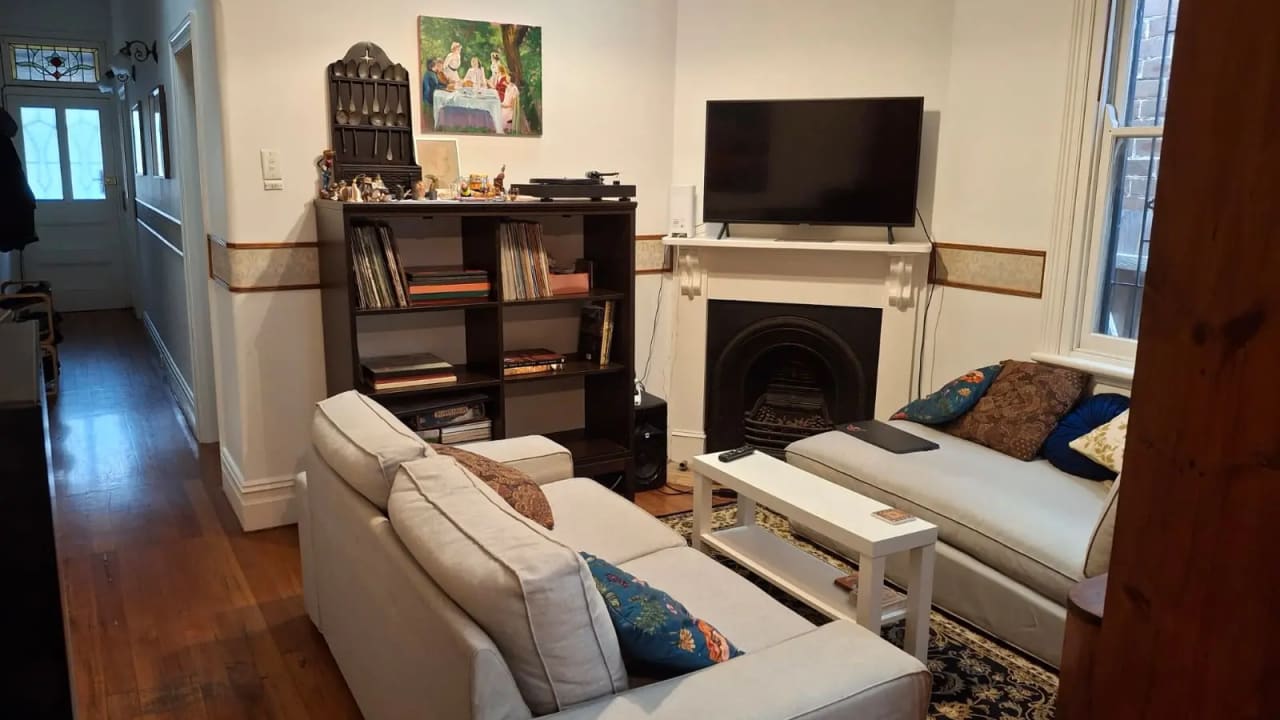 Room in a share house