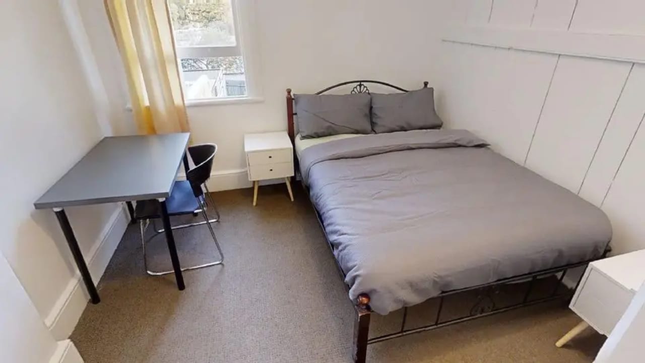 Furnished room in a share house