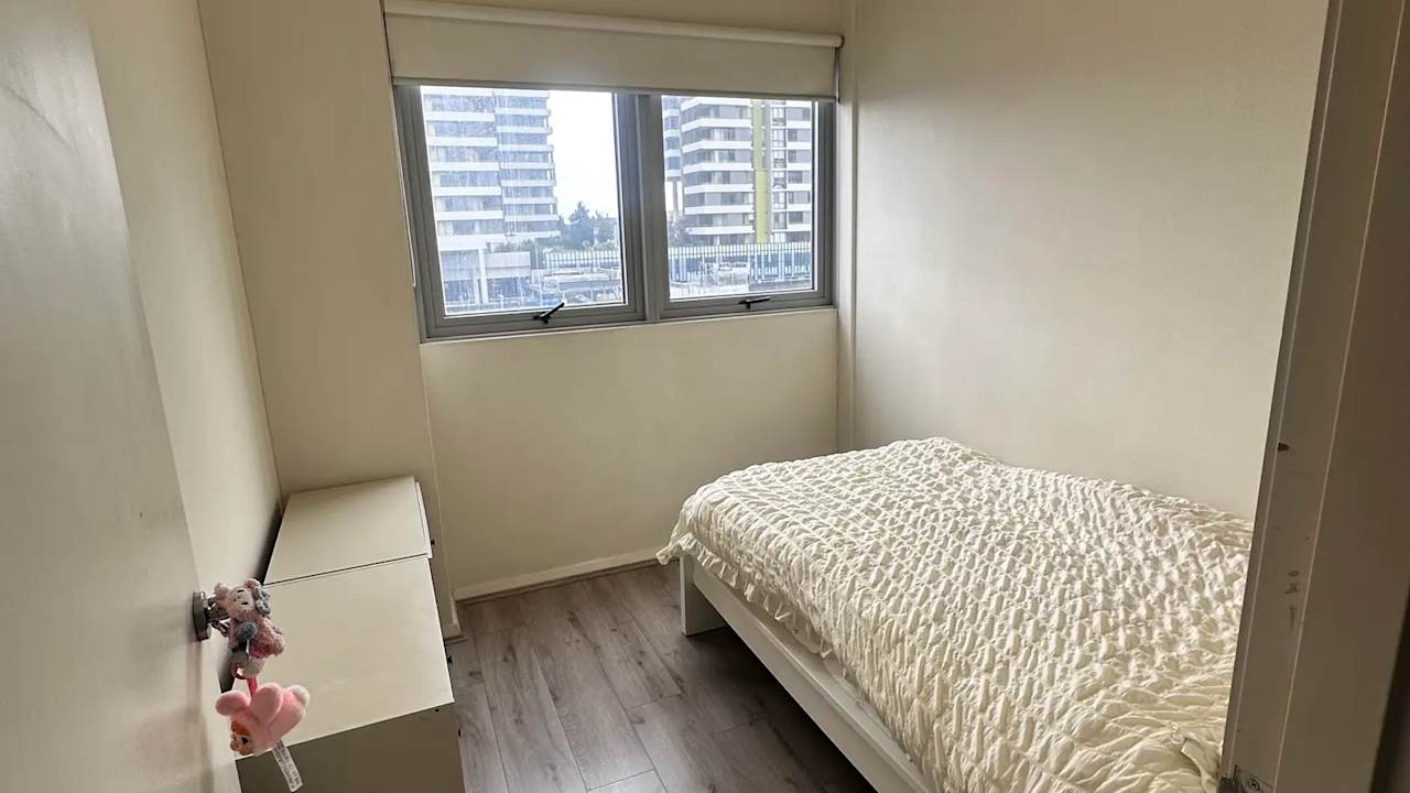 Furnished room in a flatshare