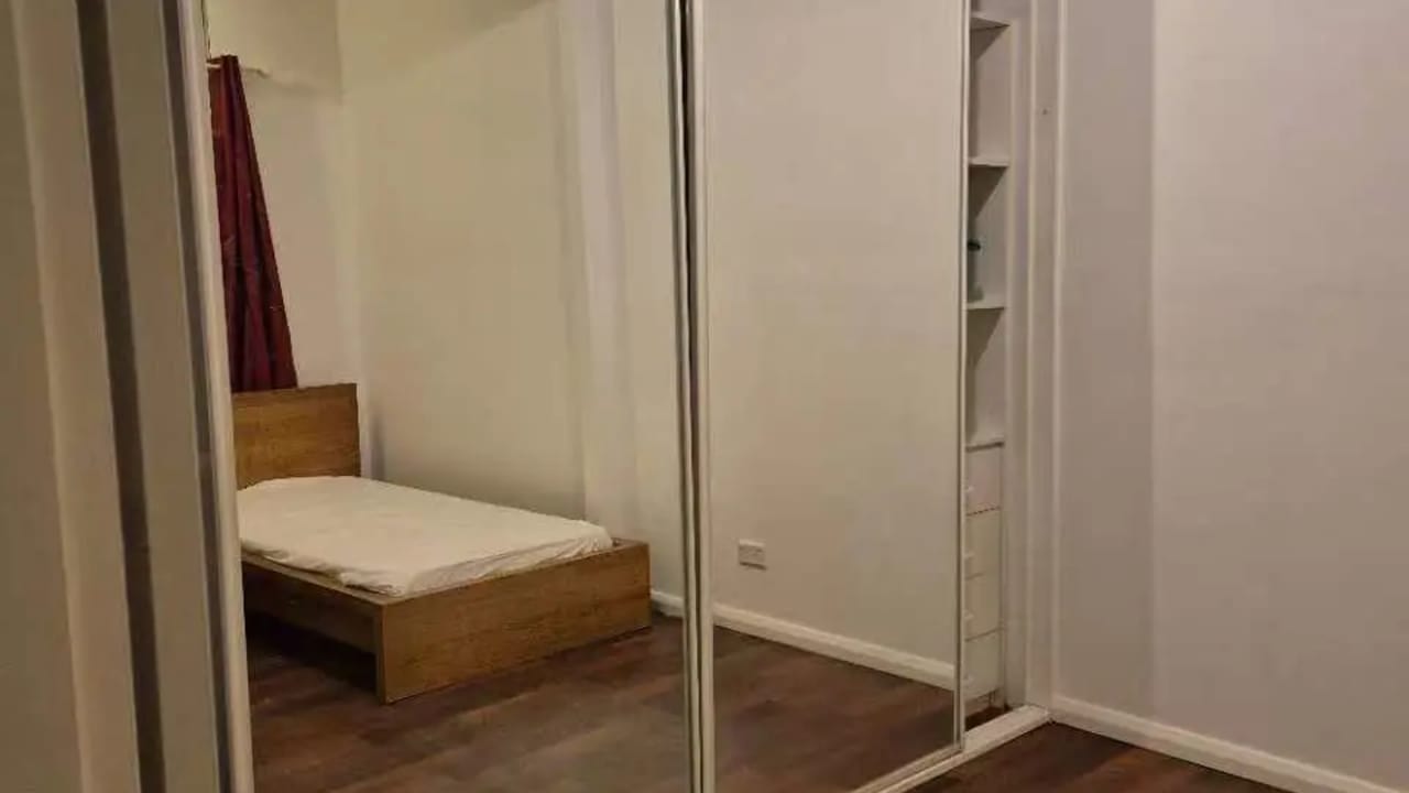 Furnished room in a share house