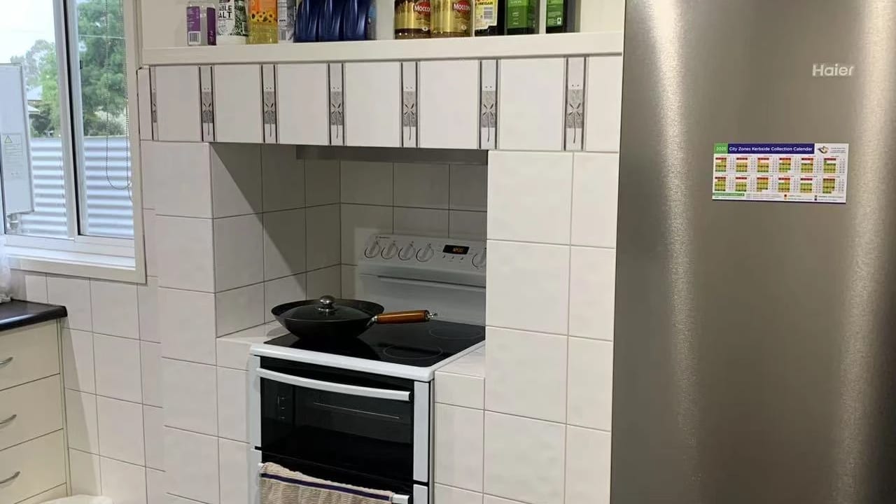 Furnished room in a share house