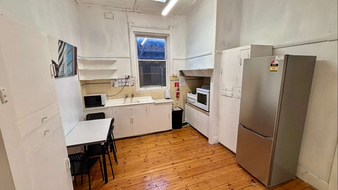 Room in a share house