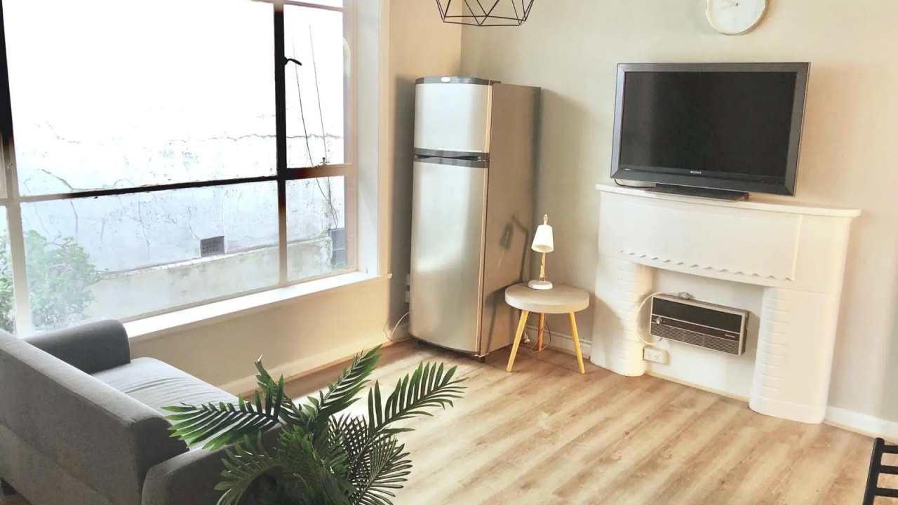 Furnished room in a flatshare