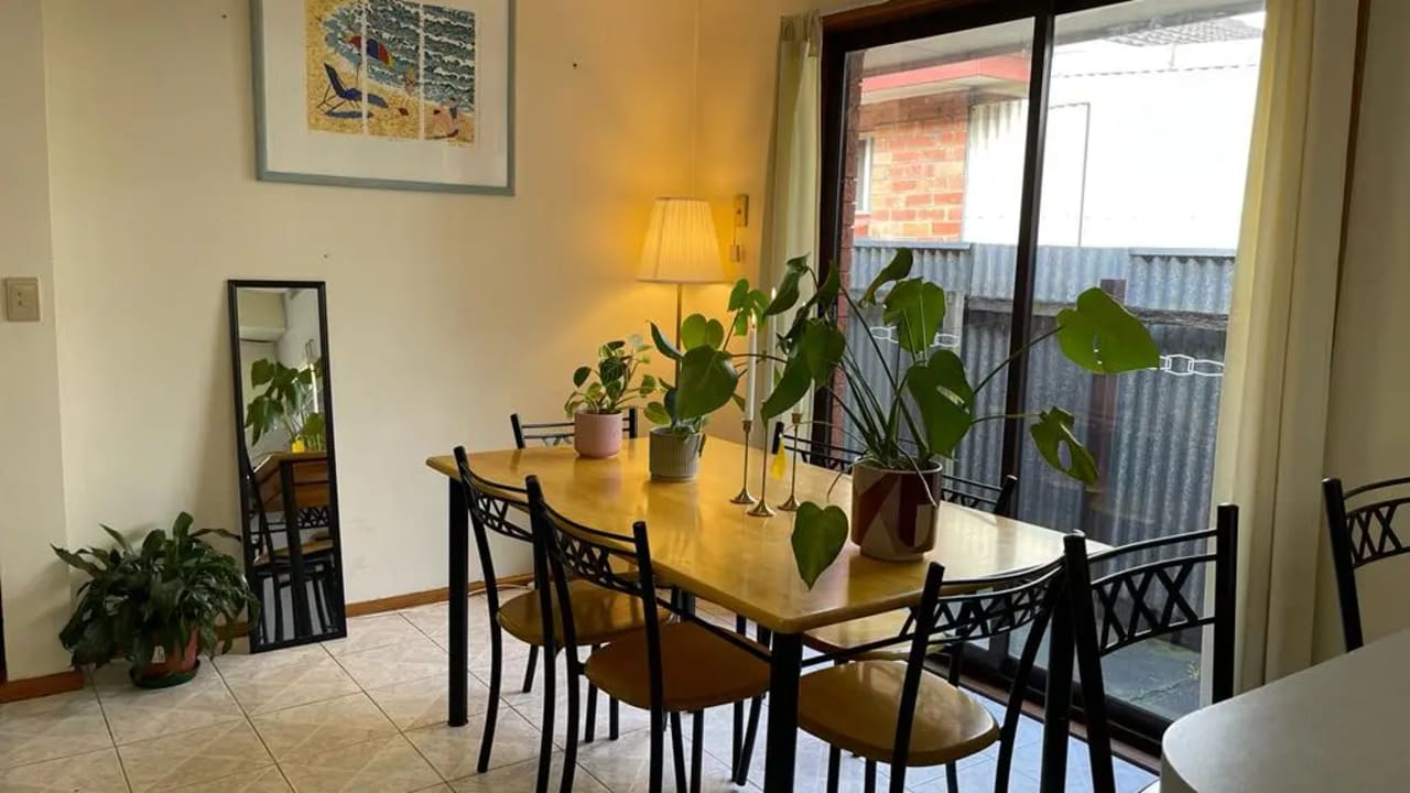 Room in a share house