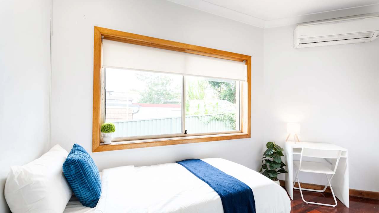 Furnished room in a share house