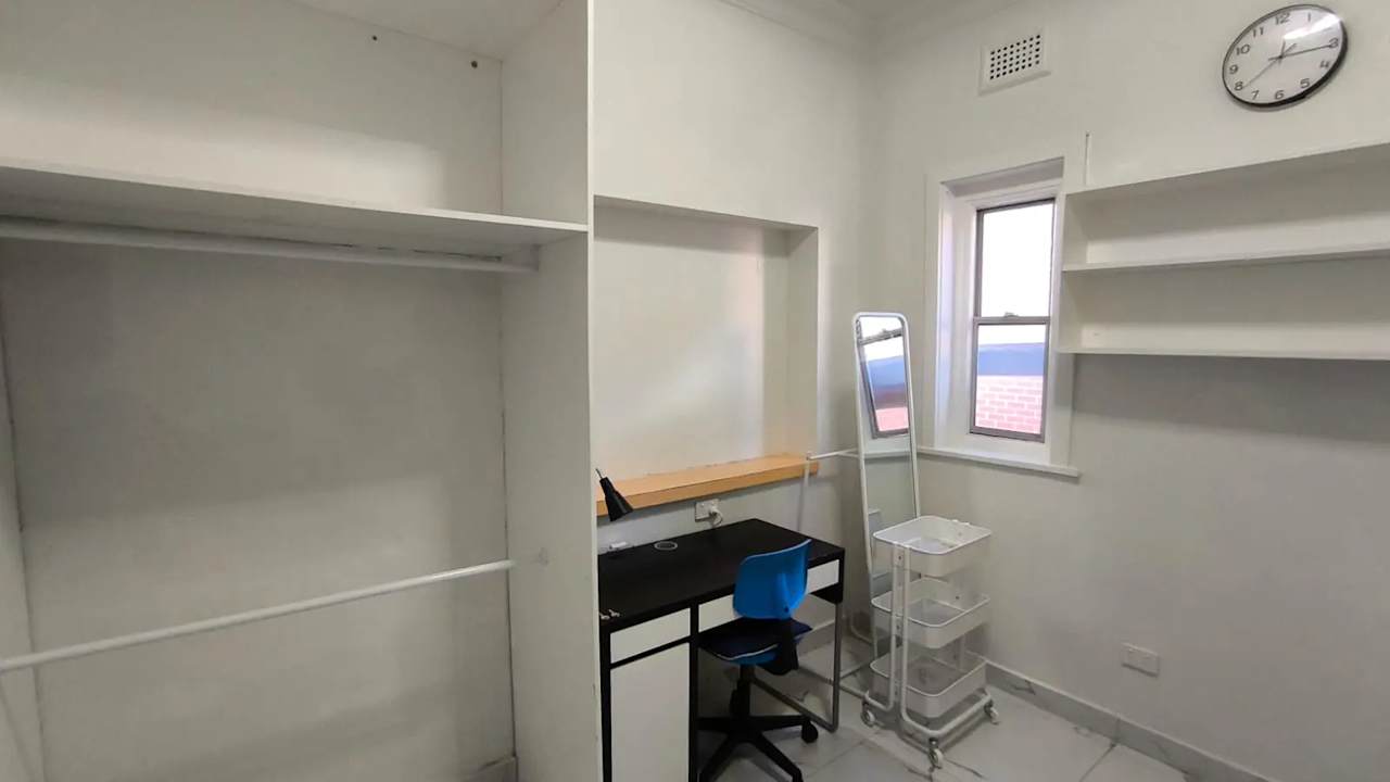 Room in a share house