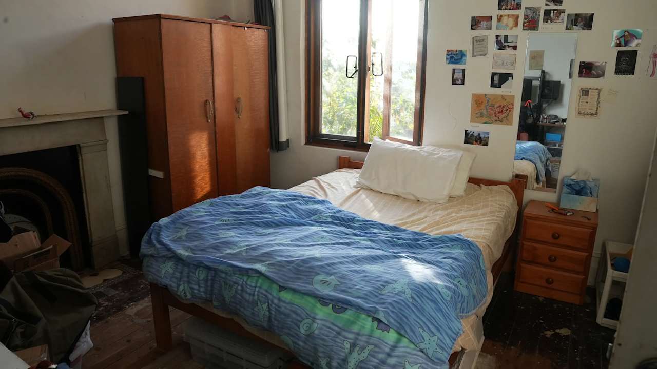 Furnished room in a share house