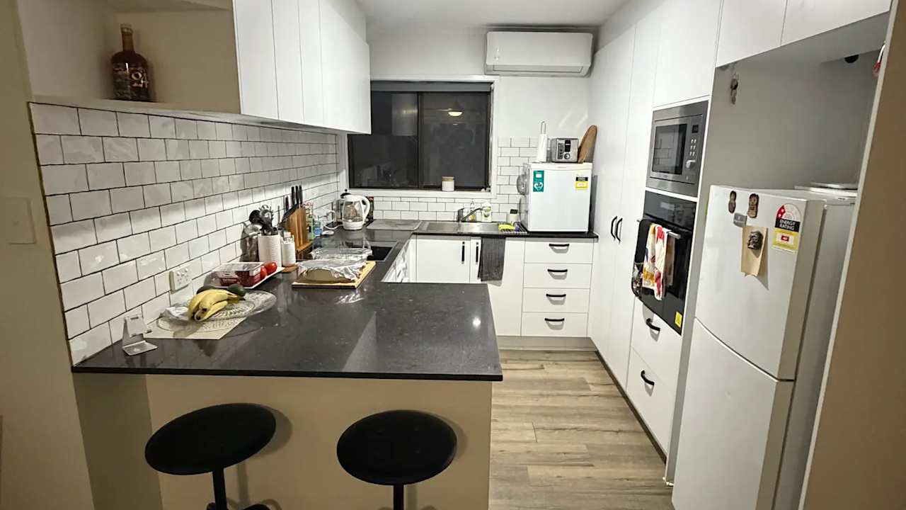 Furnished room in a flatshare