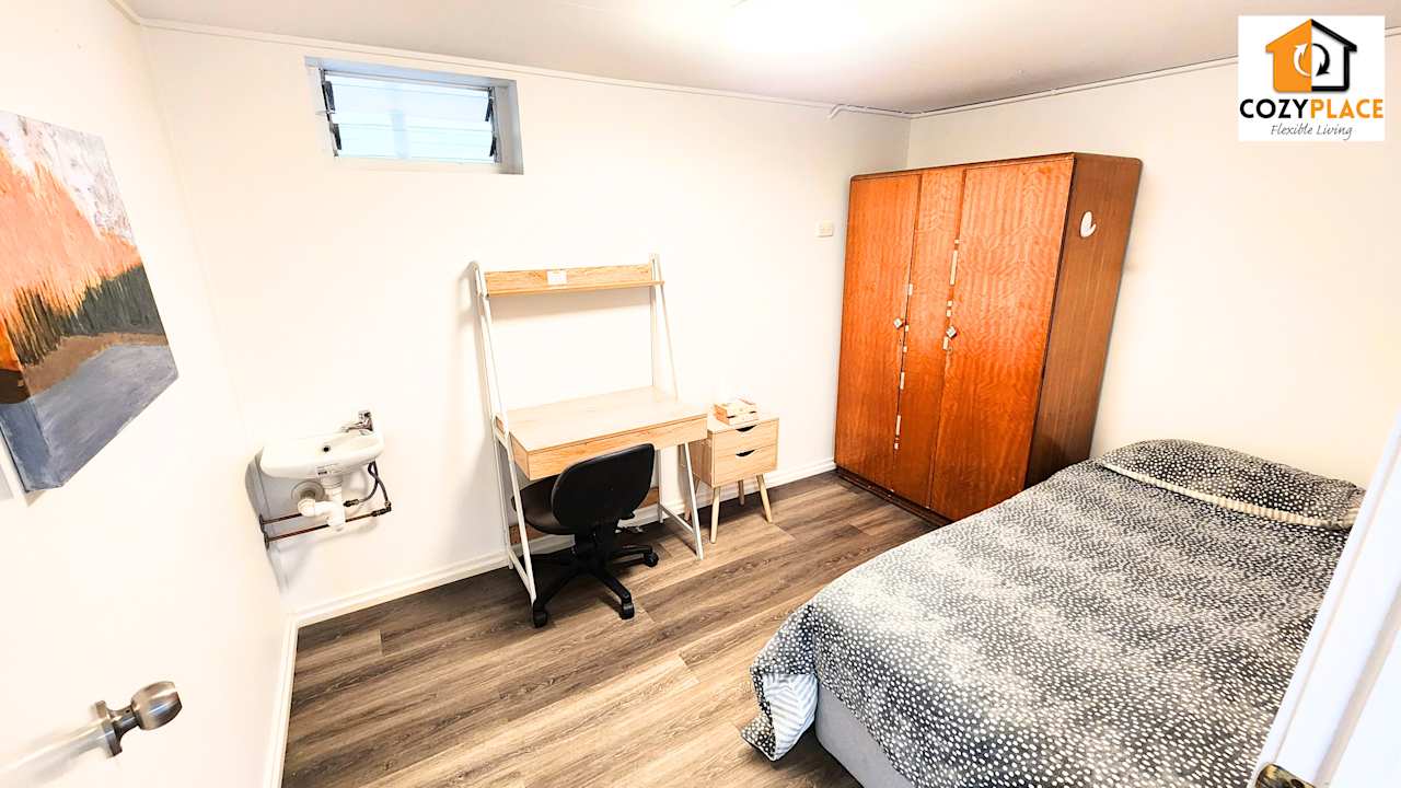 Furnished room in a share house