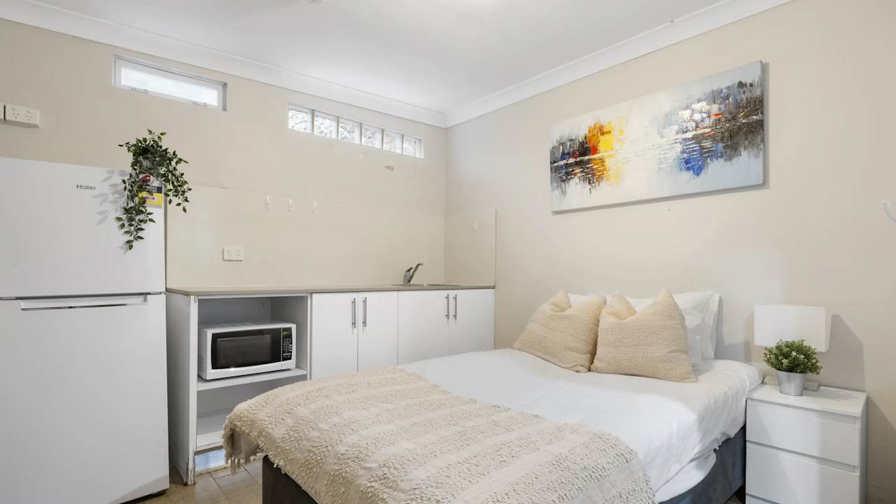 Furnished room studio flat for rent