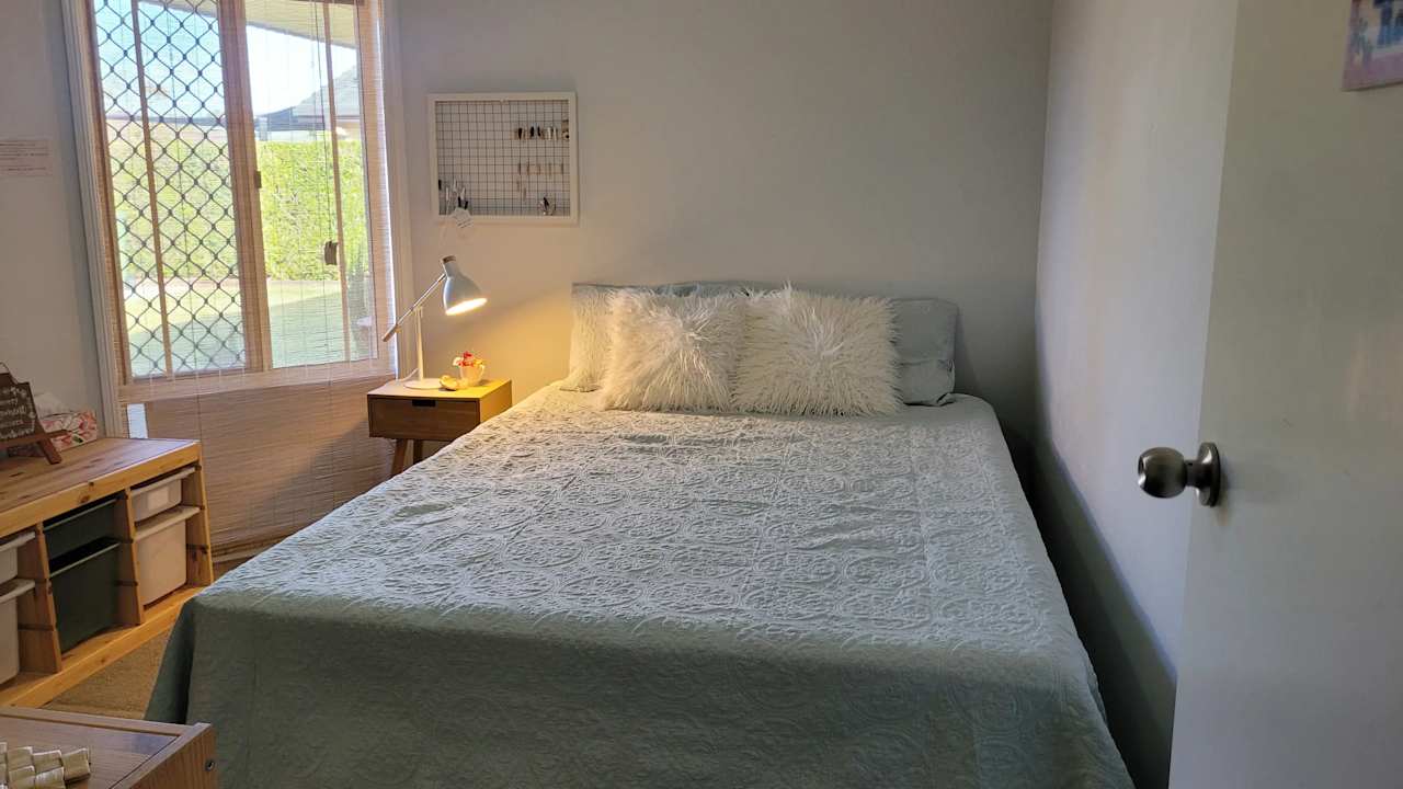 Room in a share house