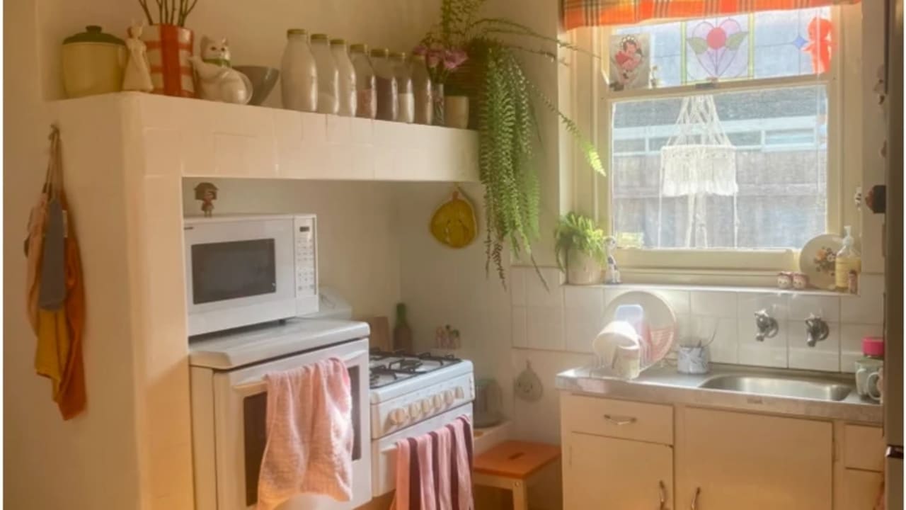 Room in a share house