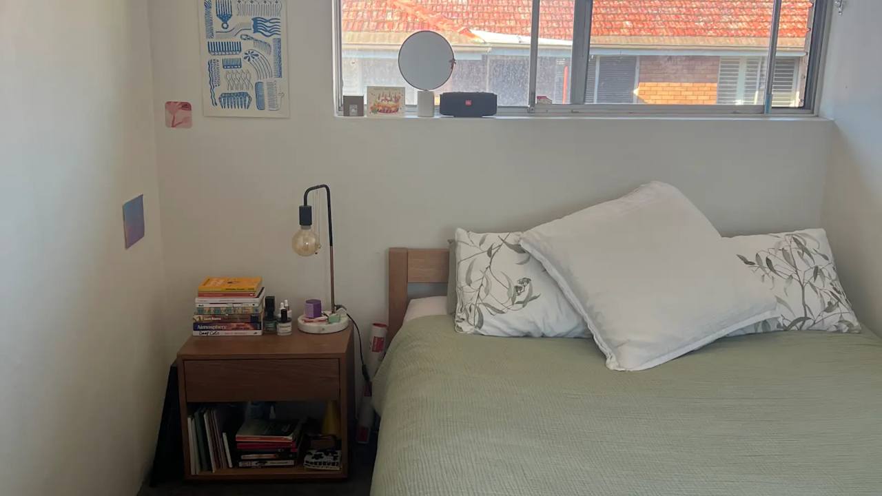 Unfurnished room in a flatshare