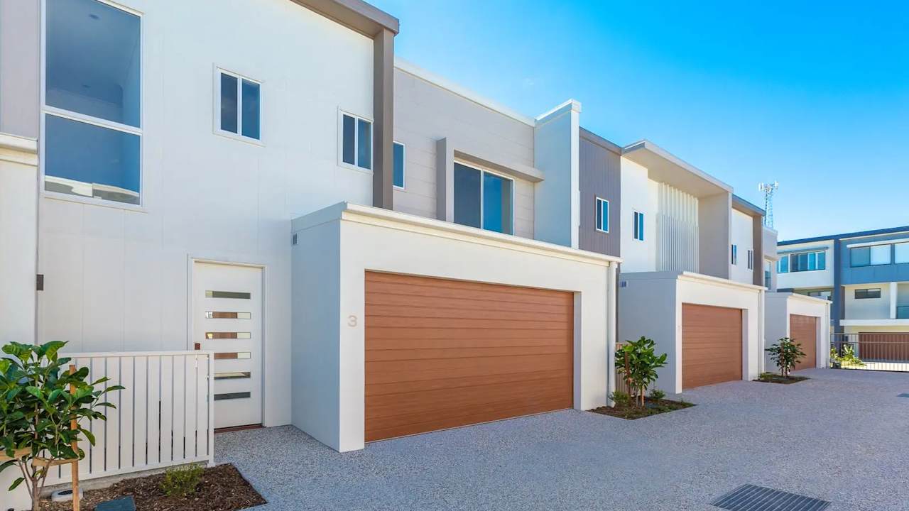 Unfurnished room with own bathroom