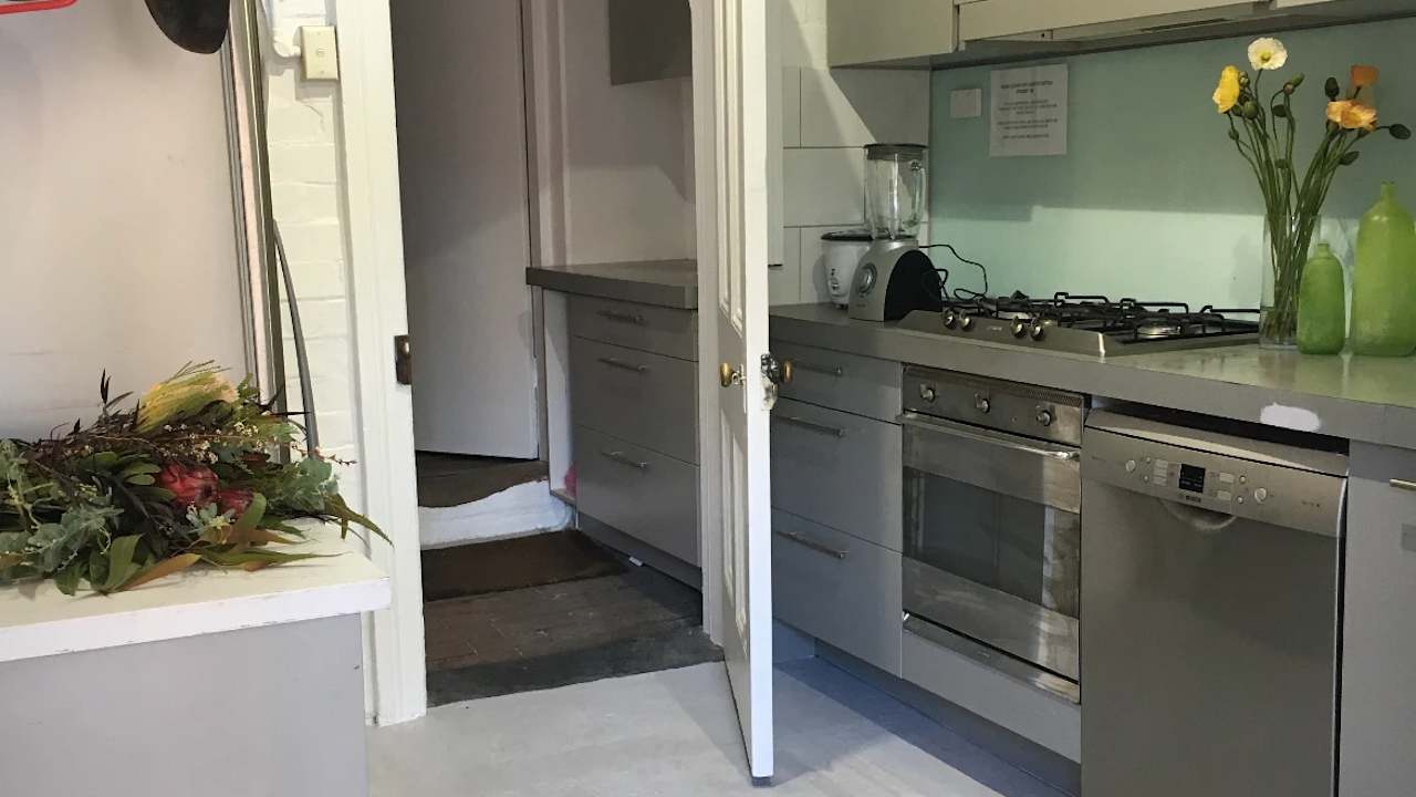 Furnished room in a share house