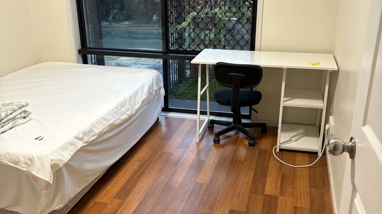 Furnished room in a share house