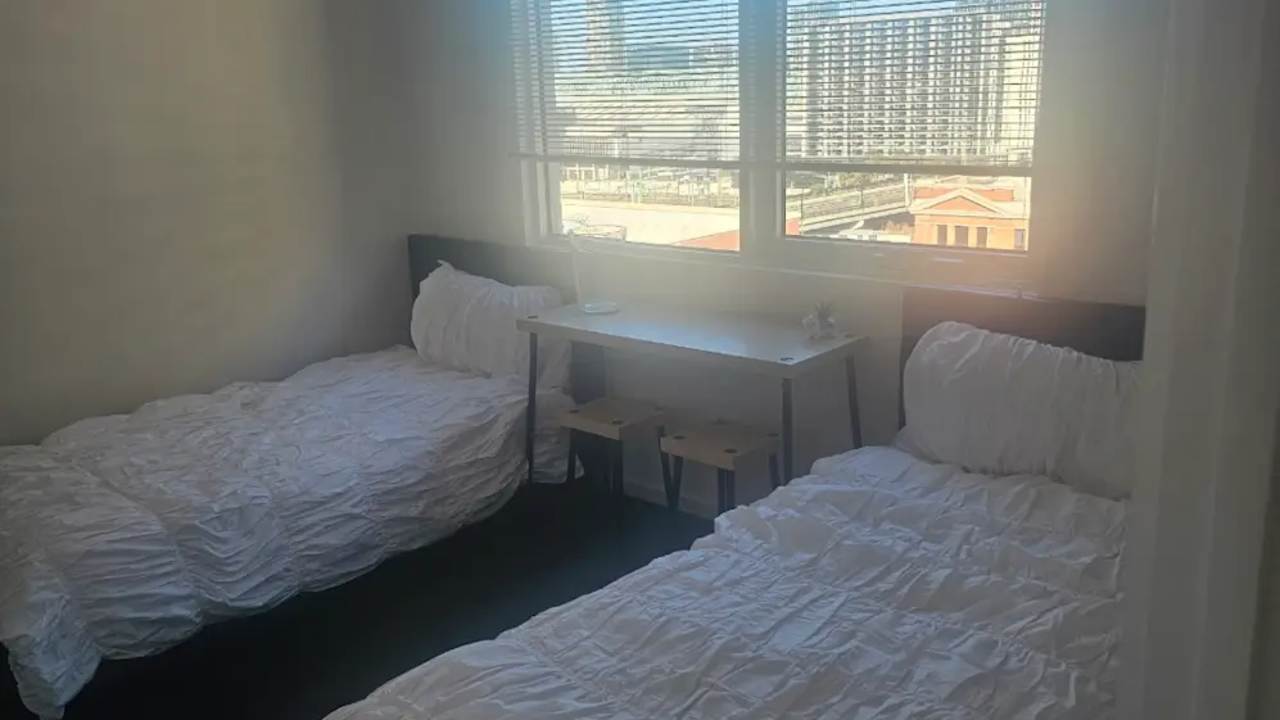 Furnished room with ensuite in a flatshare