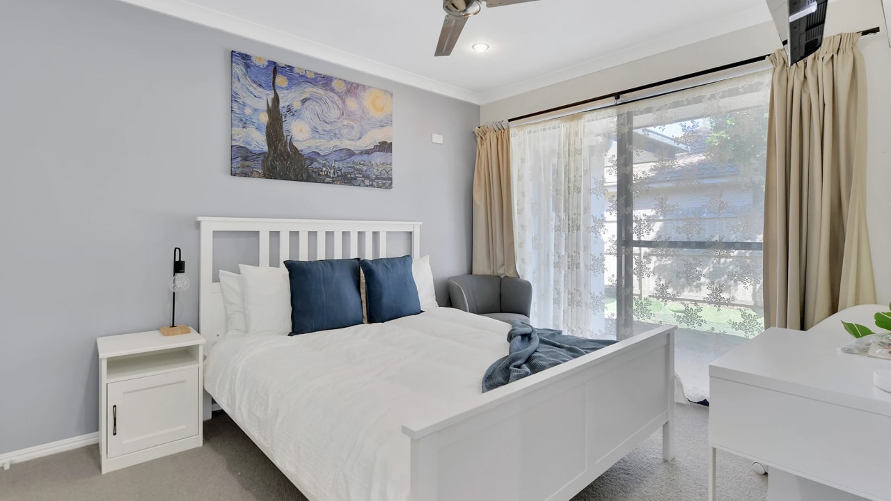 Furnished room with own bathroom