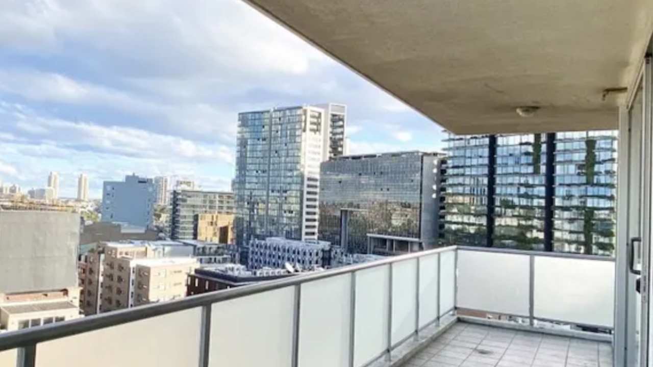 Furnished room with ensuite in a flatshare