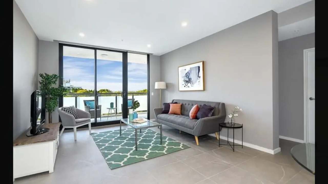 Unfurnished room with ensuite in a flatshare