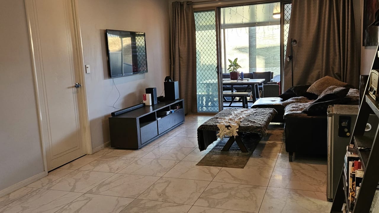 Unfurnished room with own bathroom