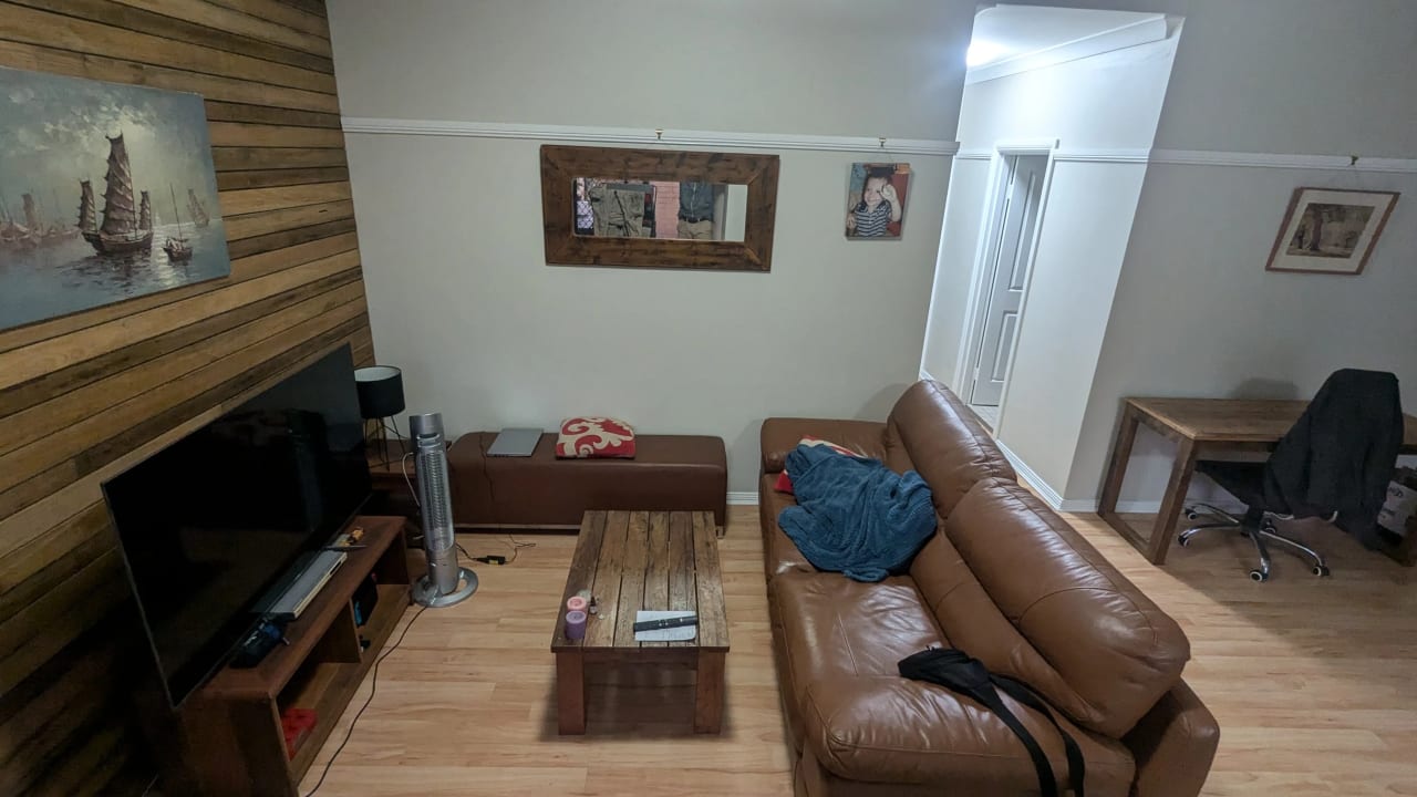 Furnished room in a flatshare