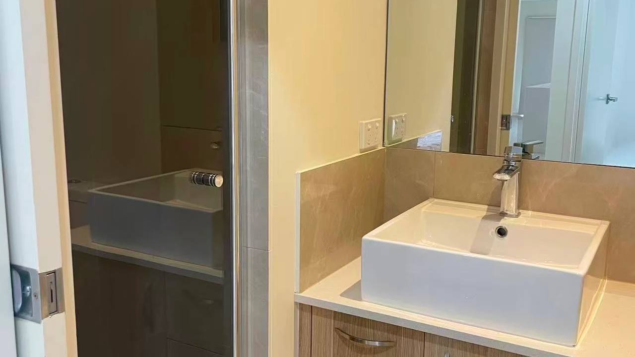 Furnished room with own bathroom