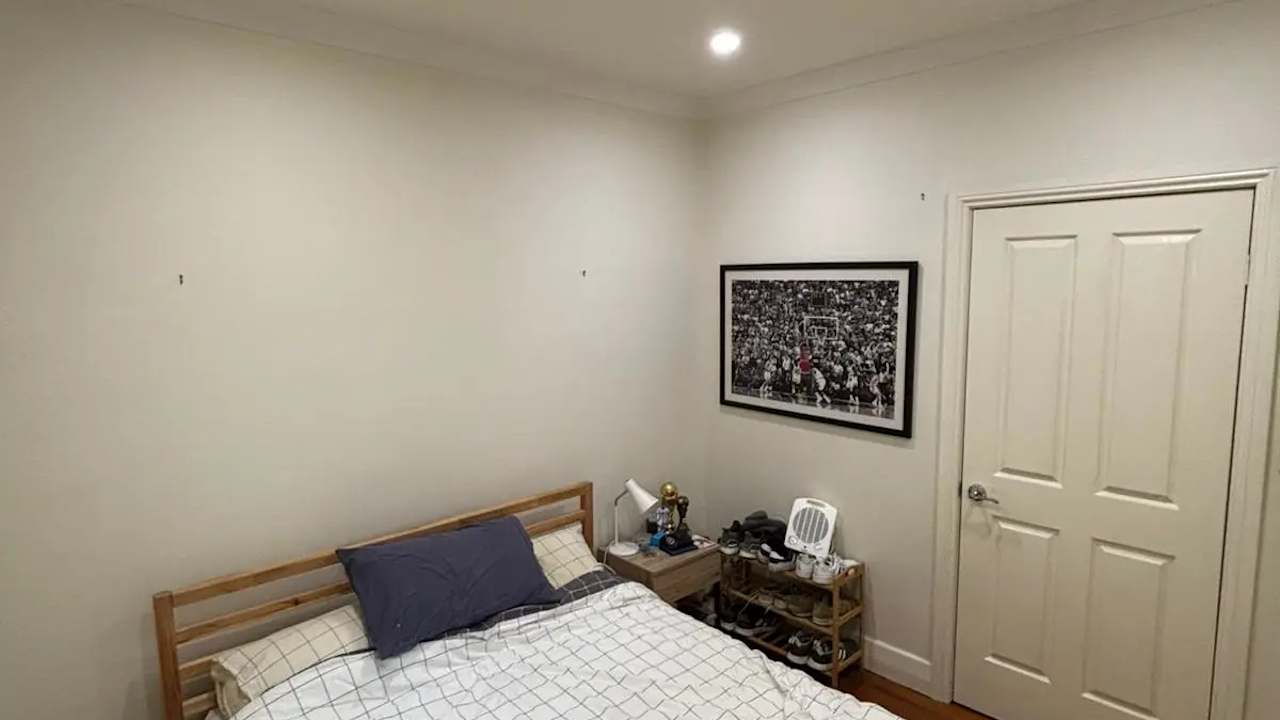 Furnished room in a share house