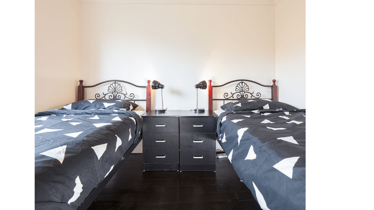 Furnished room in a flatshare