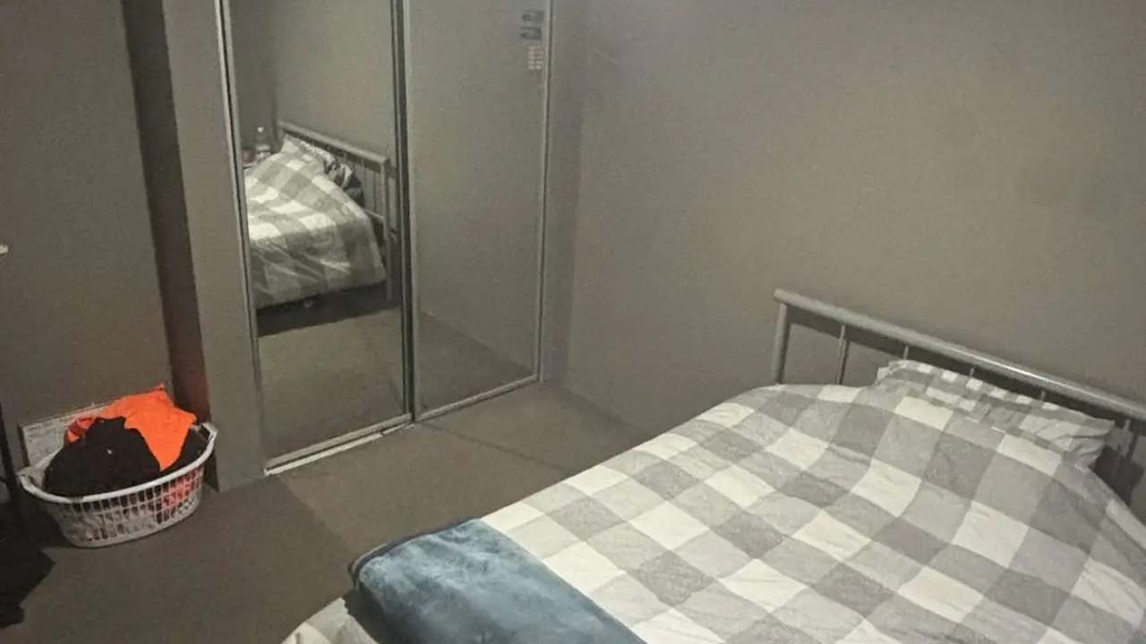 Room in a share house