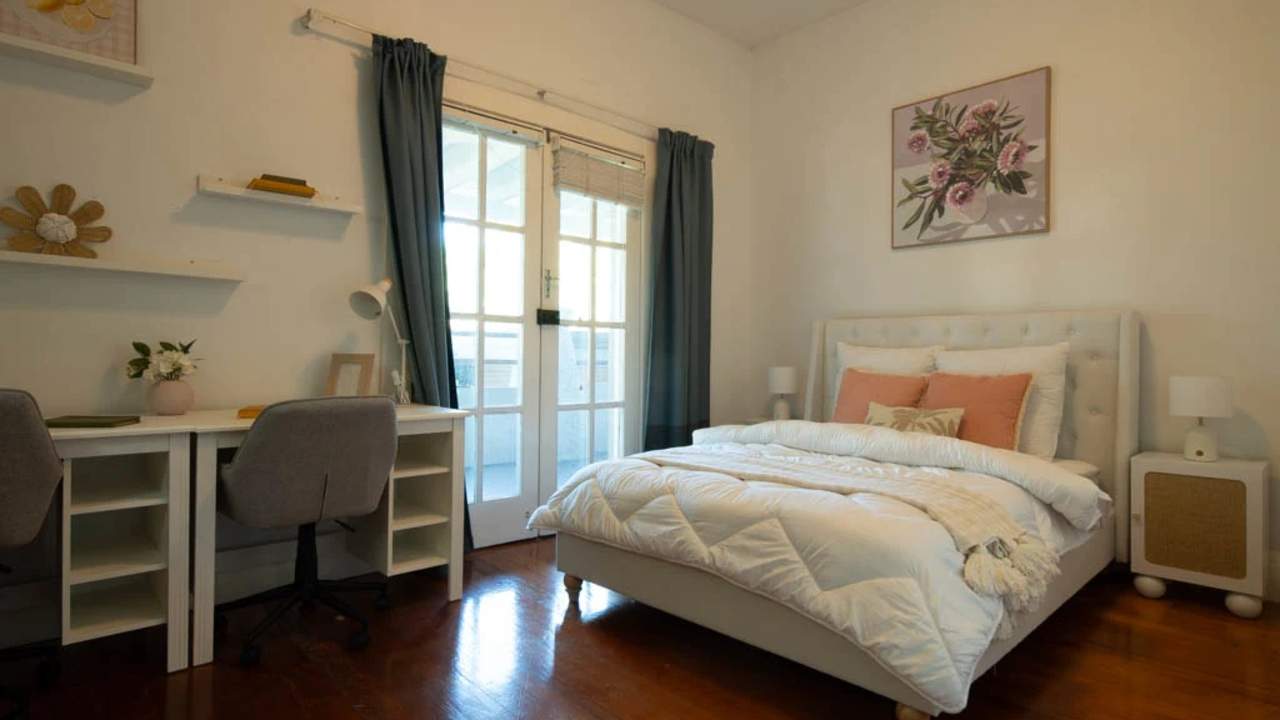 Furnished room in a share house