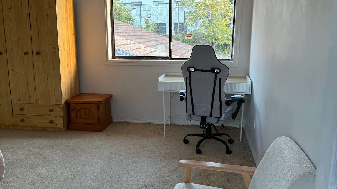 Furnished room with own bathroom
