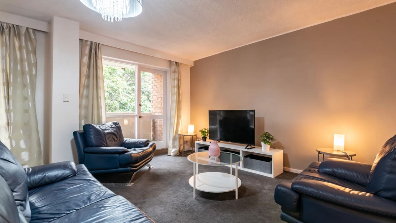 Whole property with 2 rooms for rent
