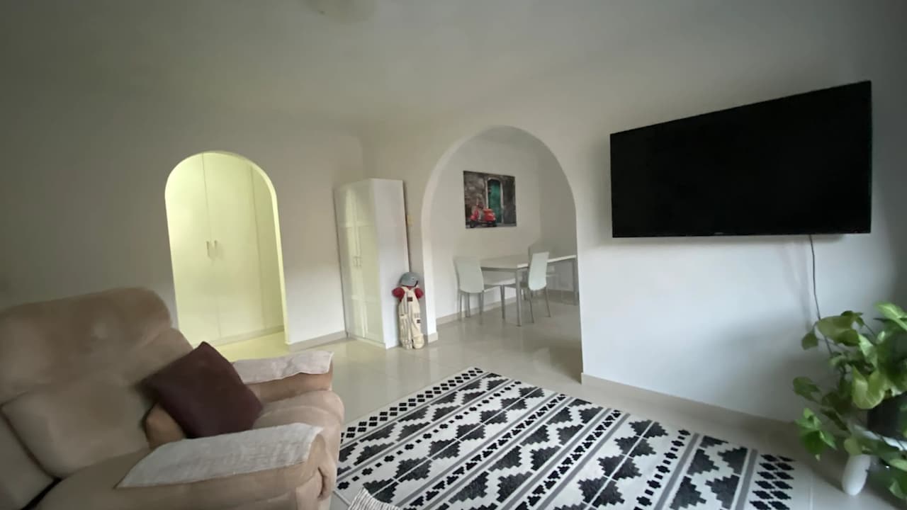 Furnished room in a flatshare