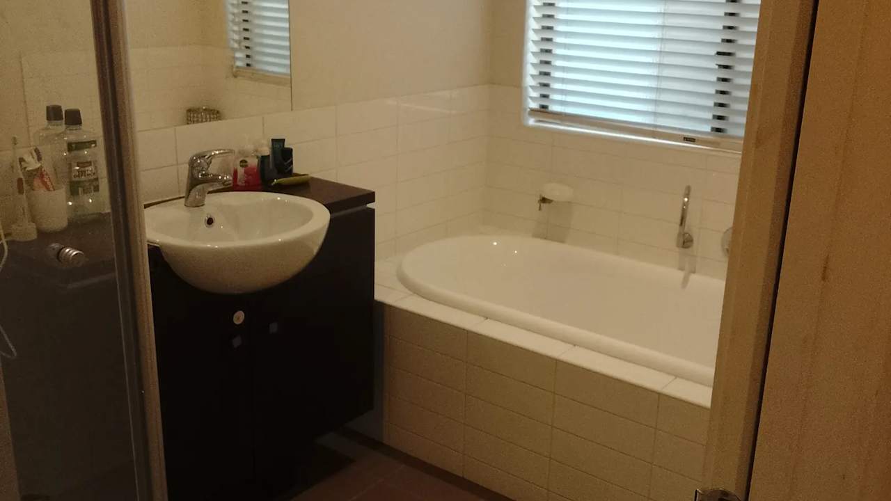 Room in a share house