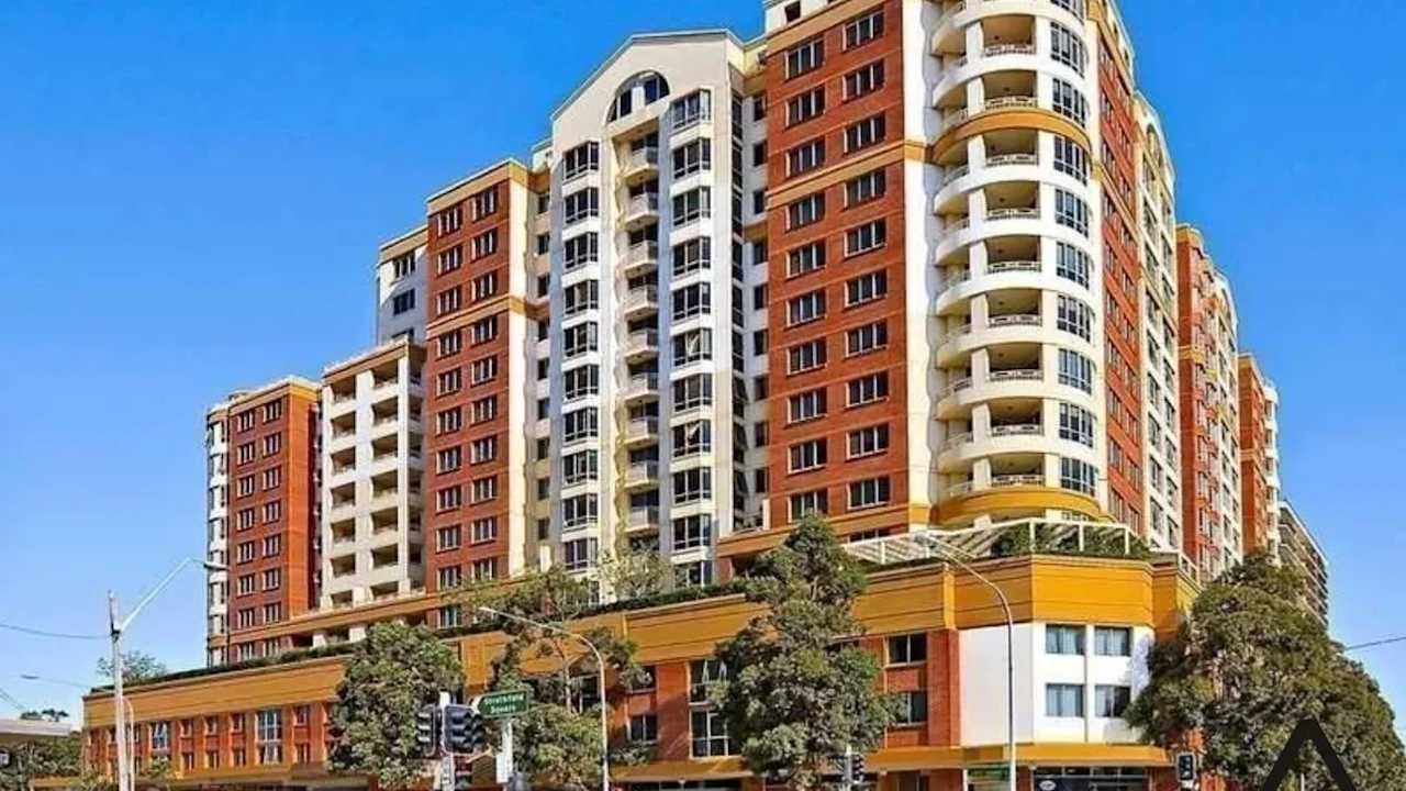 Furnished room with ensuite in a flatshare