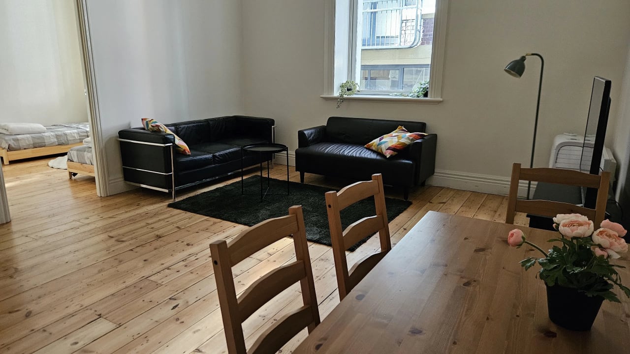 Furnished room in a flatshare