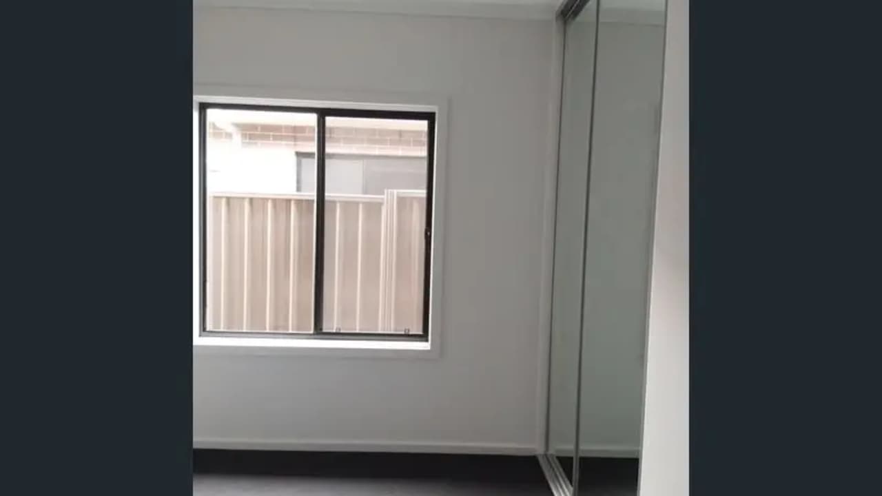 Unfurnished room in a share house