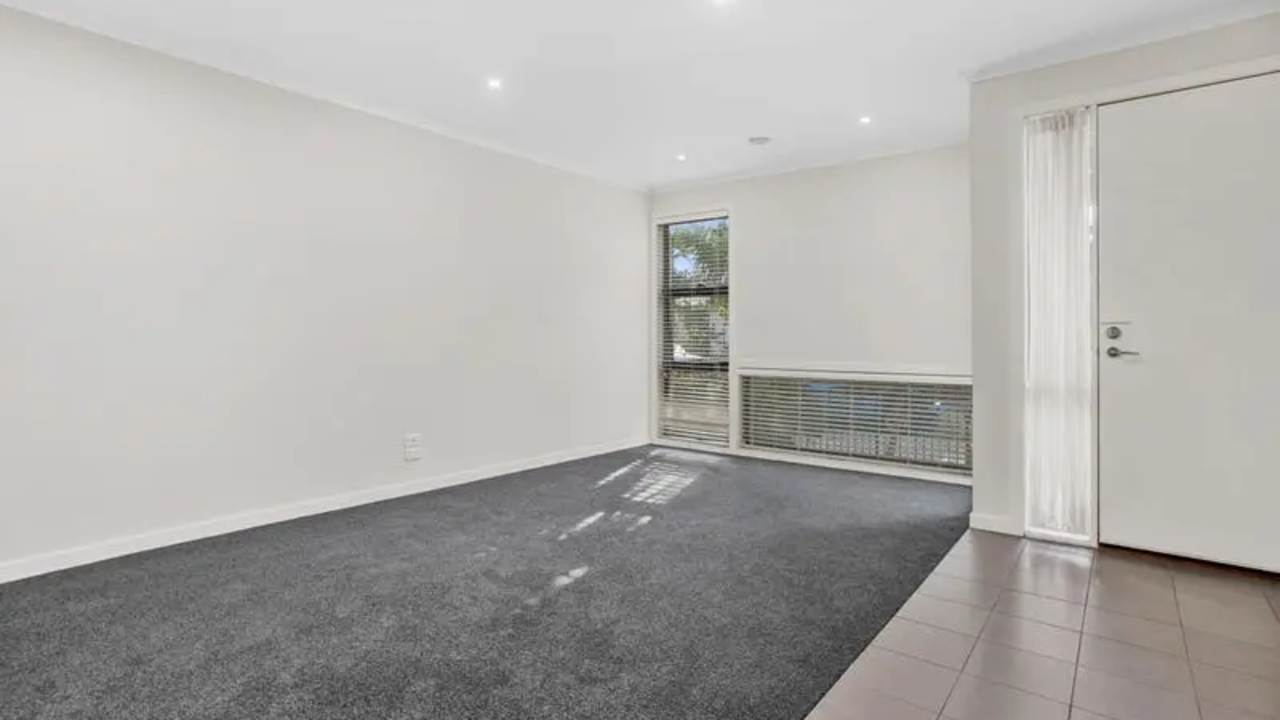 Whole property with 4 rooms for rent