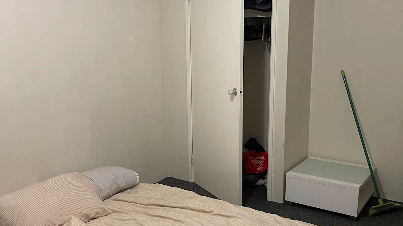 Room in a share house