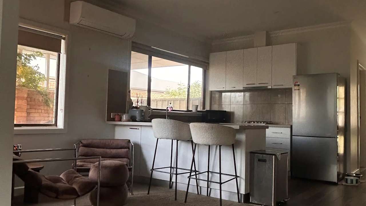 Room in a share house