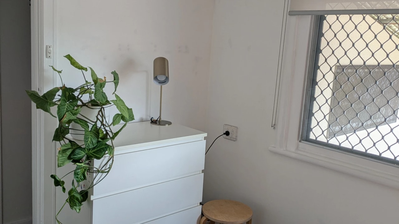 Room in a share house